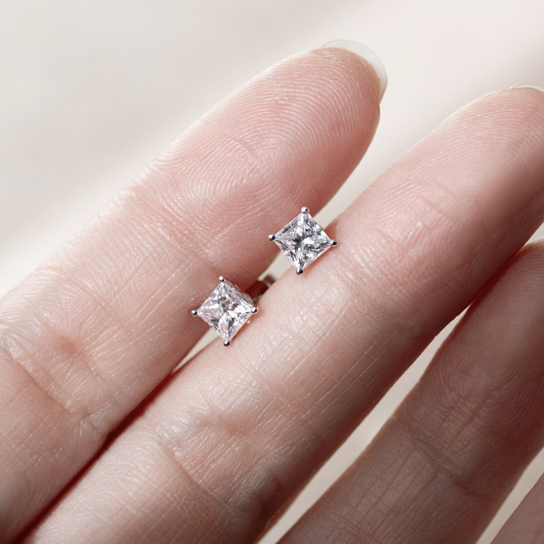 ADORE ME lab-grown diamond stud earring princess cut