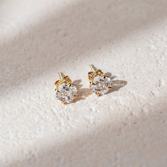 ADORE ME lab-grown diamond stud earring asscher cut